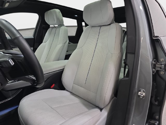 Certified 2024 Cadillac Lyriq Luxury AWD/4WD image 12