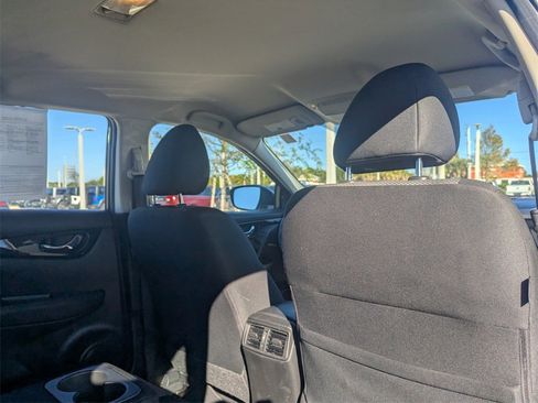 Used 2018 Nissan Rogue Sport SV image 12