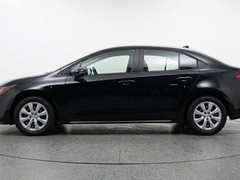 Used 2025 Toyota Corolla LE image 5