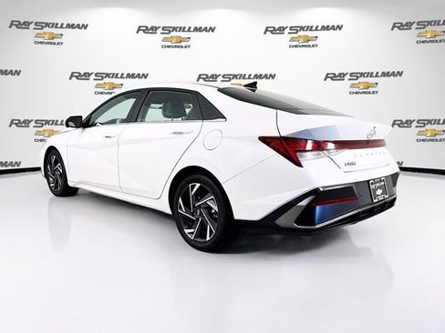 Used 2024 Hyundai Elantra Limited FWD image 5