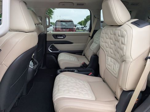 New 2026 Nissan Armada Platinum RWD image 20