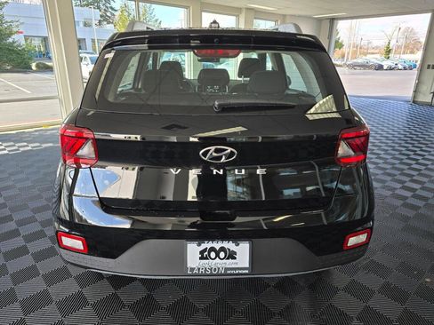 New 2026 Hyundai Venue SEL FWD image 4