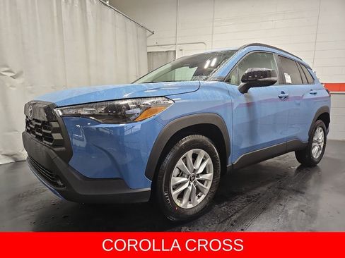 New 2026 Toyota Corolla Cross LE image 4