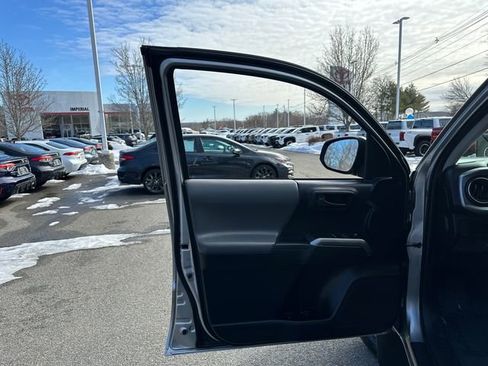 Certified 2019 Toyota Tacoma SR5 w/ SR5 Appearance Package (SM) image 20