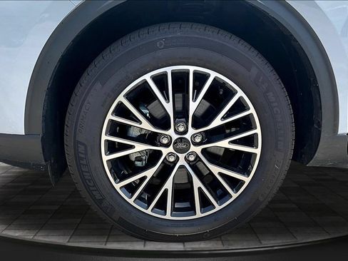 New 2025 Ford Escape SE w/ Class II Trailer Tow Package FWD image 13