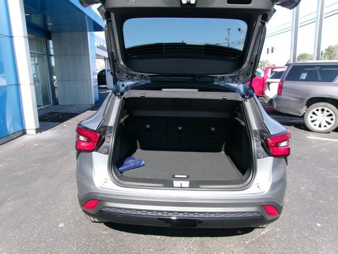 New 2026 Chevrolet Trax RS w/ Sunroof Package image 5