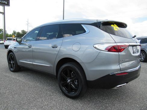 Used 2024 Buick Enclave Essence w/ Sport Touring Edition image 4