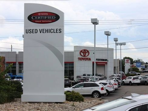 Used 2019 Toyota Highlander XLE AWD/4WD image 15