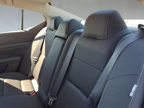 Used 2025 Nissan Altima 2.5 SV FWD image 12