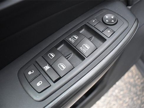 Used 2016 Jeep Cherokee Trailhawk w/ Comfort/Convenience Group image 23