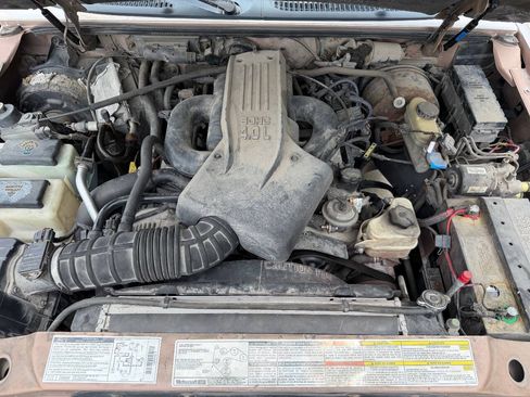 Used 1997 Ford Explorer XLT AWD/4WD image 18