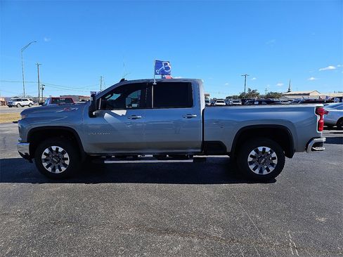 Used 2026 Chevrolet Silverado 2500 LT image 3
