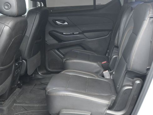 Used 2021 Chevrolet Traverse LT w/ LT Premium Package image 13