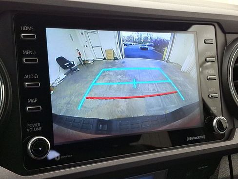 Used 2022 Toyota Tacoma TRD Off-Road w/ Technology Package AWD/4WD image 21