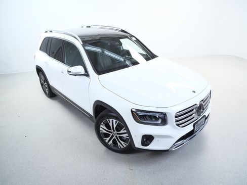 Certified 2026 Mercedes-Benz GLB 250 4MATIC image 4