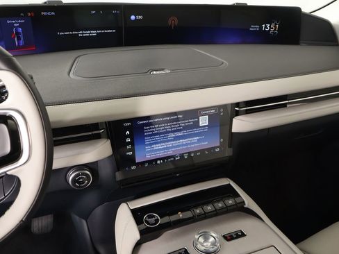 New 2026 Lincoln Navigator Premiere AWD/4WD image 5