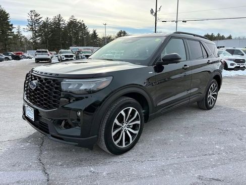 Used 2025 Ford Explorer ST-Line image 6