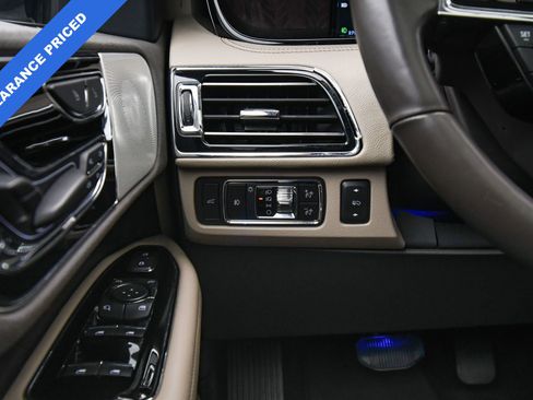 Used 2022 Lincoln Navigator Reserve image 39