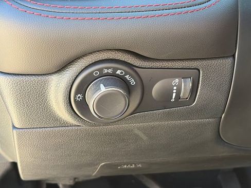 Used 2025 Dodge Durango GT AWD/4WD image 20