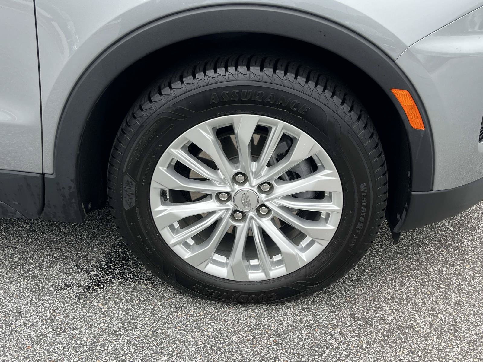 Used 2024 Cadillac XT4 Luxury w/ Trailering Package FWD image 9