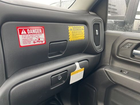 New 2026 GMC Sierra 3500 Pro w/ Convenience Package image 18