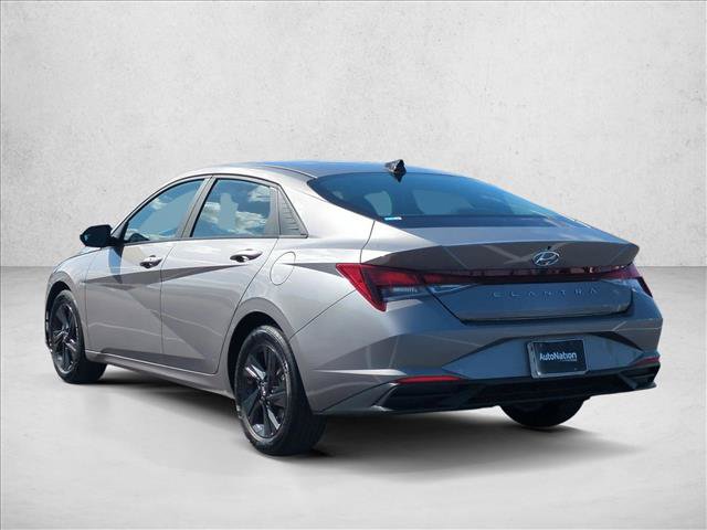 Used 2022 Hyundai Elantra SEL FWD image 8