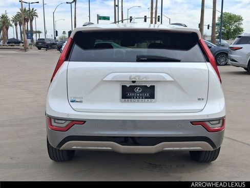 Used 2024 Kia Niro Wave w/ Wave Preserve Package image 5