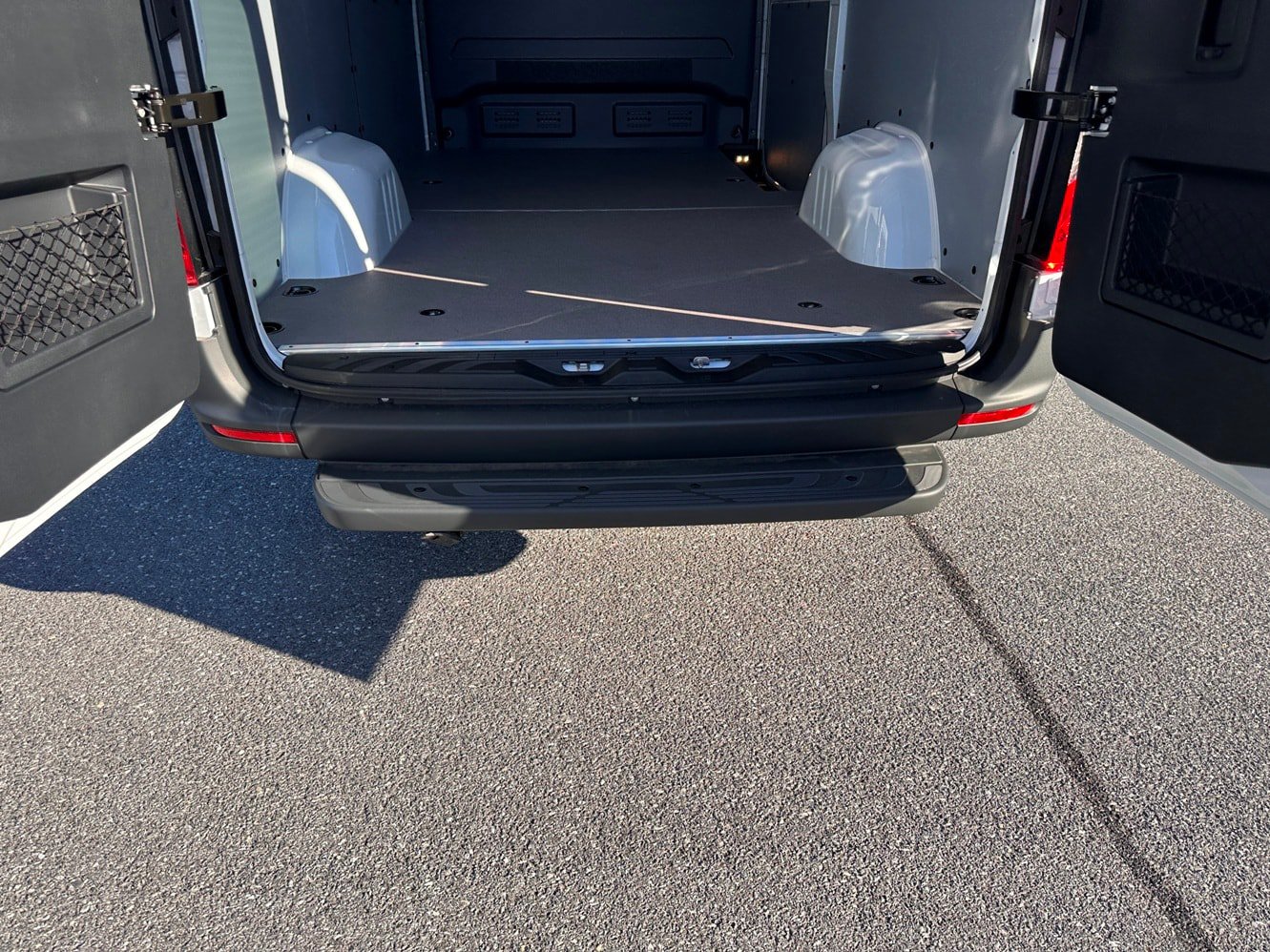 Used 2025 Mercedes-Benz Sprinter 2500 image 21