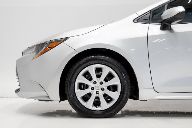 Used 2026 Toyota Corolla LE FWD image 28