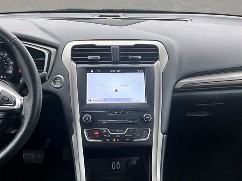 Used 2019 Ford Fusion SEL image 5