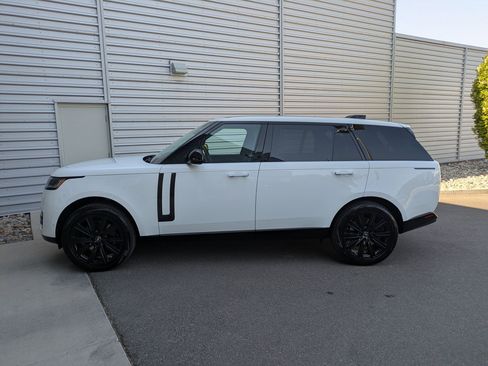 Used 2025 Land Rover Range Rover Long Wheelbase SE AWD/4WD image 2