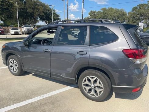 Used 2024 Subaru Forester Premium AWD/4WD image 4