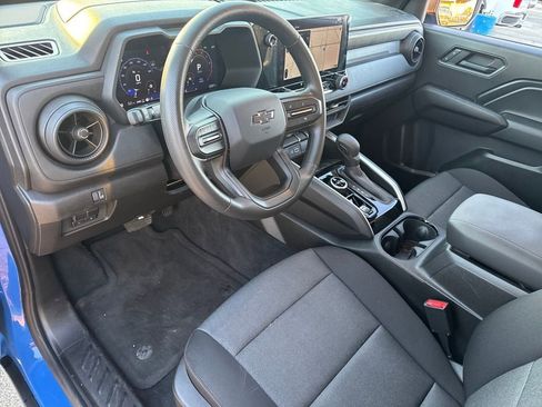 Used 2025 Chevrolet Colorado Trail Boss AWD/4WD image 19
