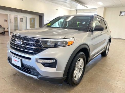 Certified 2021 Ford Explorer XLT w/ Equipment Group 202A image 4