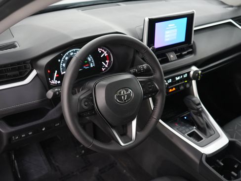 Used 2025 Toyota RAV4 XLE w/ Convenience Package AWD/4WD image 21