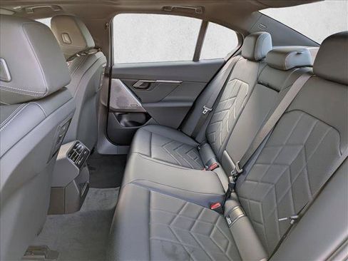 Used 2027 BMW 530i w/ M Sport Package RWD image 17