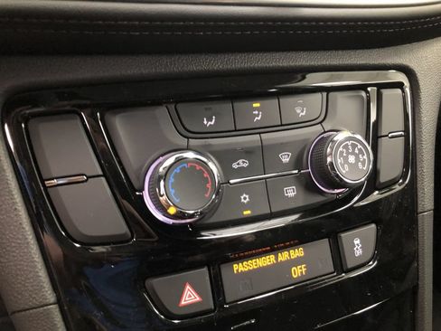 Used 2020 Buick Encore Preferred FWD image 18