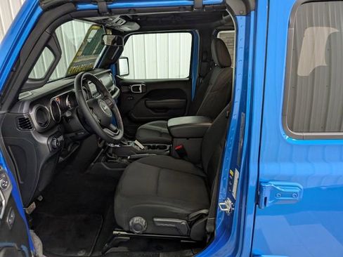 Used 2022 Jeep Wrangler Unlimited Sport image 12