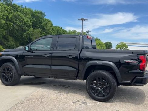 Used 2025 Chevrolet Colorado Trail Boss AWD/4WD image 6