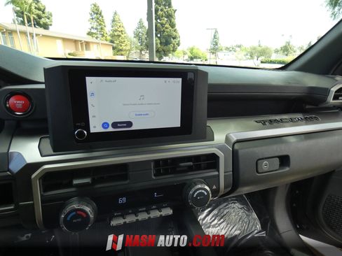 Used 2025 Toyota Tacoma TRD Sport AWD/4WD image 61