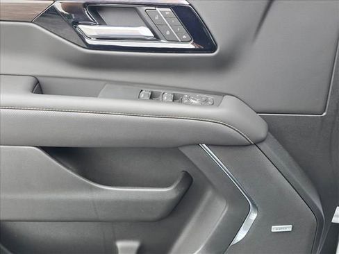 New 2026 Chevrolet Suburban Premier AWD/4WD image 20