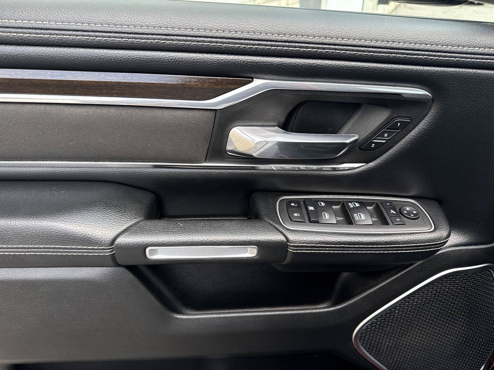 Used 2022 RAM 1500 Laramie AWD/4WD image 18
