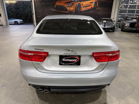 Used 2017 Jaguar XE Premium image 6