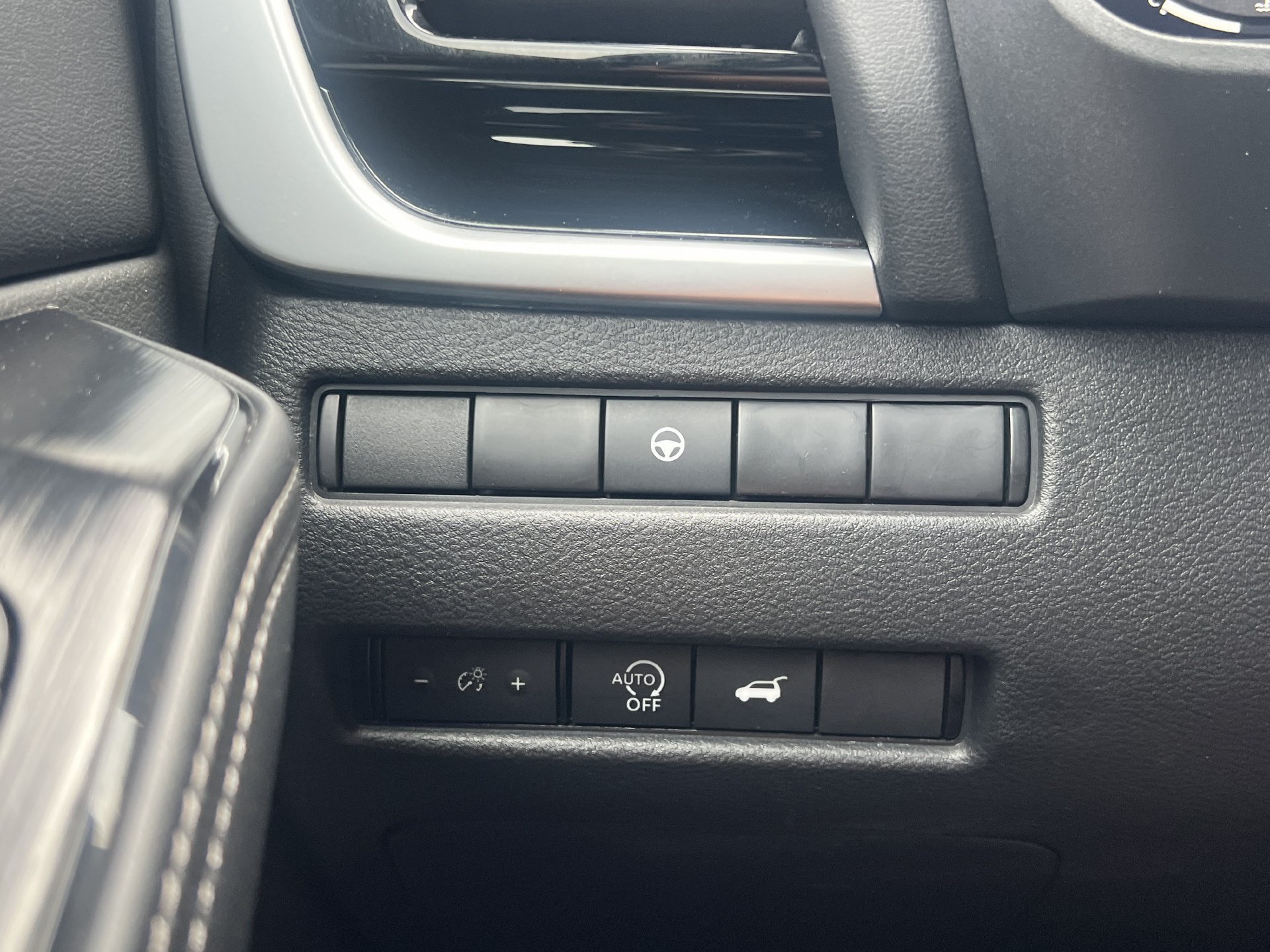 Certified 2026 Nissan Rogue SL FWD image 14