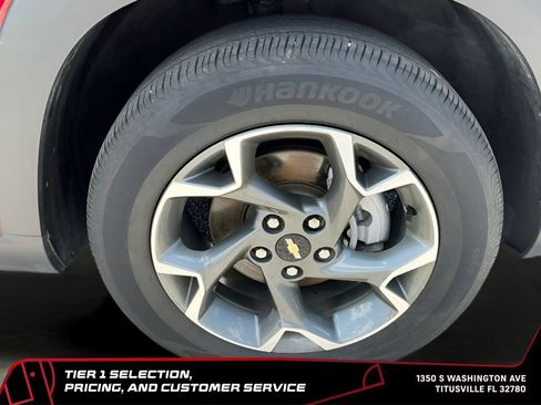 Used 2025 Chevrolet Trax LT w/ LT Convenience Package FWD image 17