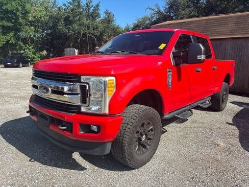 Used 2017 Ford F250 XLT AWD/4WD image 2