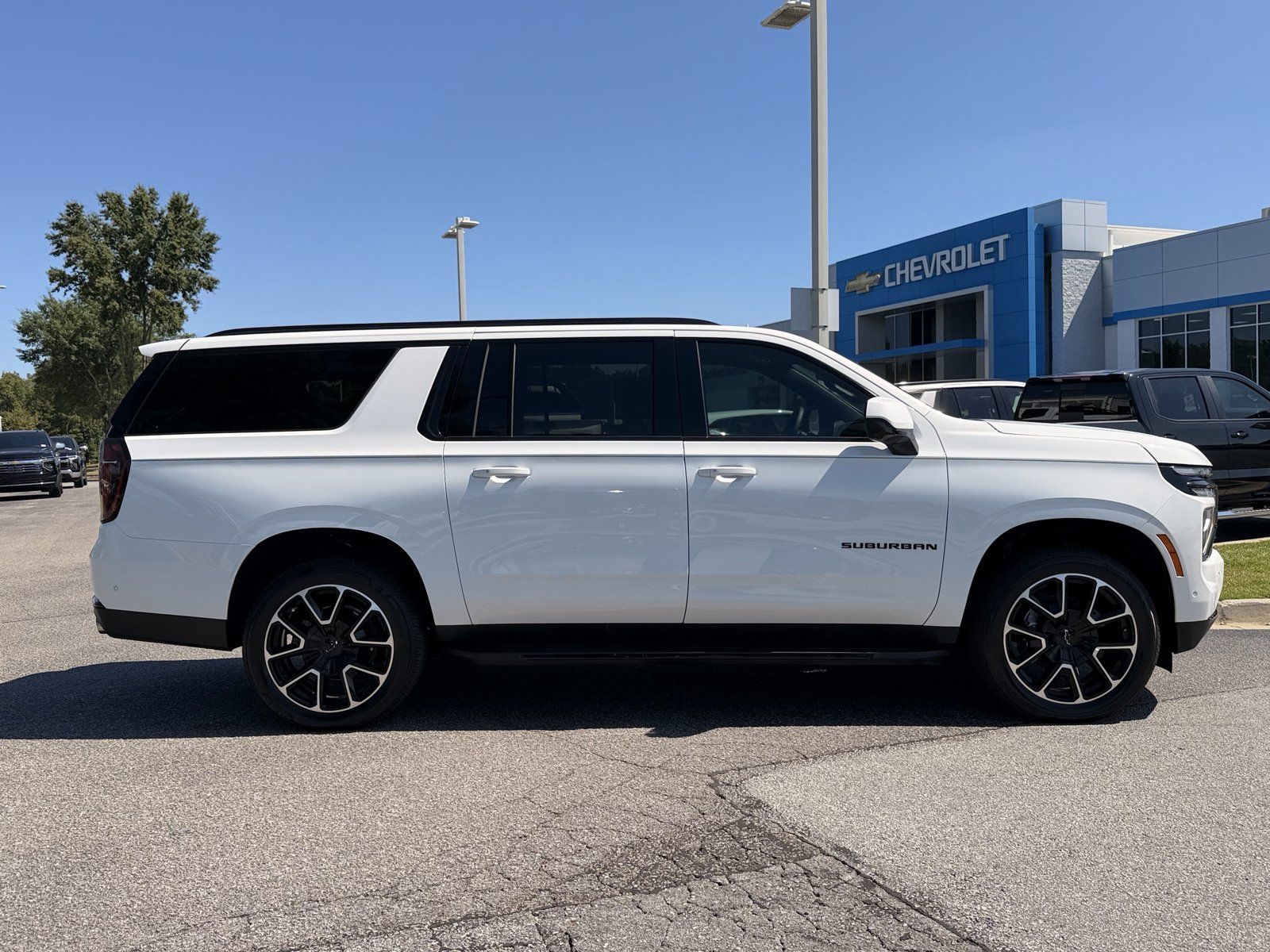 Used 2026 Chevrolet Suburban RST w/ Sun And Tow Package AWD/4WD image 13