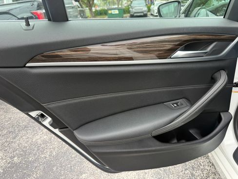 Used 2019 BMW 530i w/ Convenience Package RWD image 42