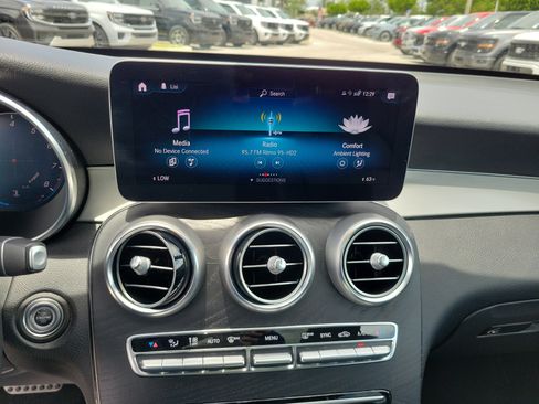 Used 2021 Mercedes-Benz GLC 300 image 24