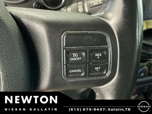 Used 2018 Jeep Wrangler Unlimited Sahara AWD/4WD image 35